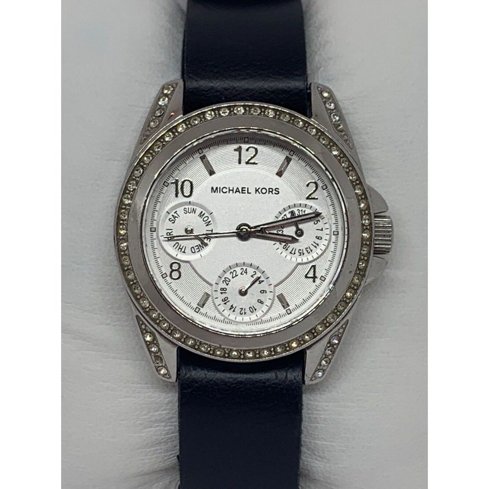 Michael Kors MK5612 Women's Leather Analog Silver Dial Quartz Wrist Watch E347